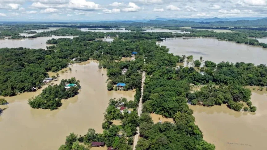 5assam brahmaputra - flood 6
